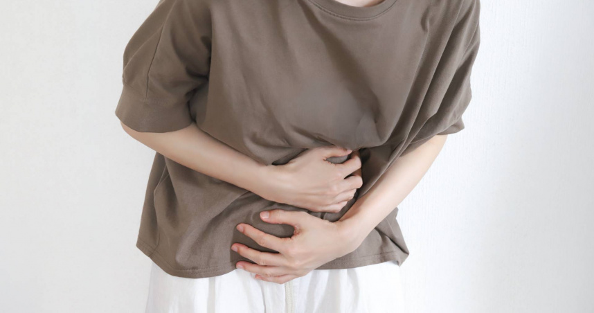 才吃幾口就飽、食量突然變小！　醫揭「胃輕癱」警訊