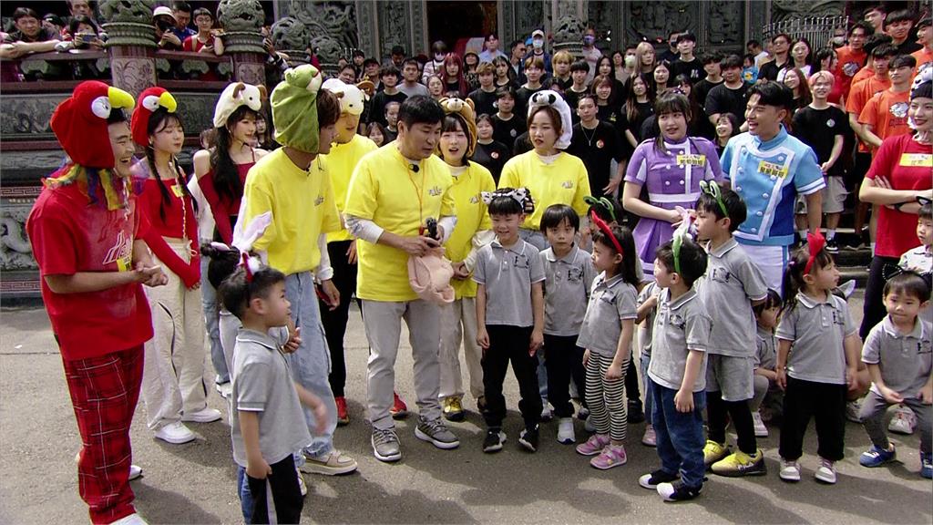 《綜藝大集合》幼稚園小朋友被問認識胡瓜嗎?直指「前方攝影師」讓本尊哭哭