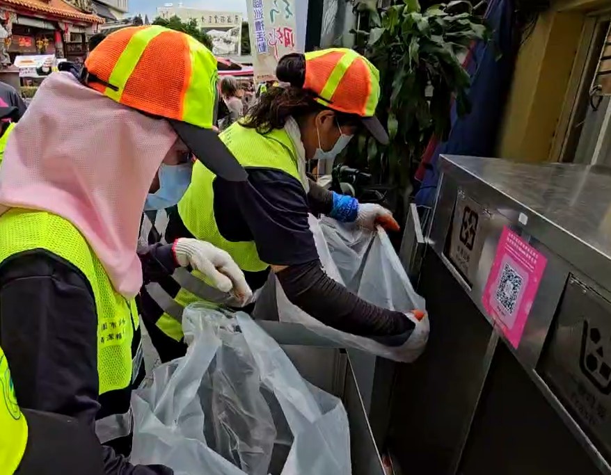 桃園景點垃圾桶"加裝紅外線感測" 八分滿就通知清潔人員