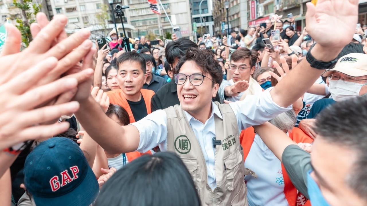 沈伯洋用《道德經》優雅反擊下流惡意！泛藍重量級學者「秒回1句」讚爆