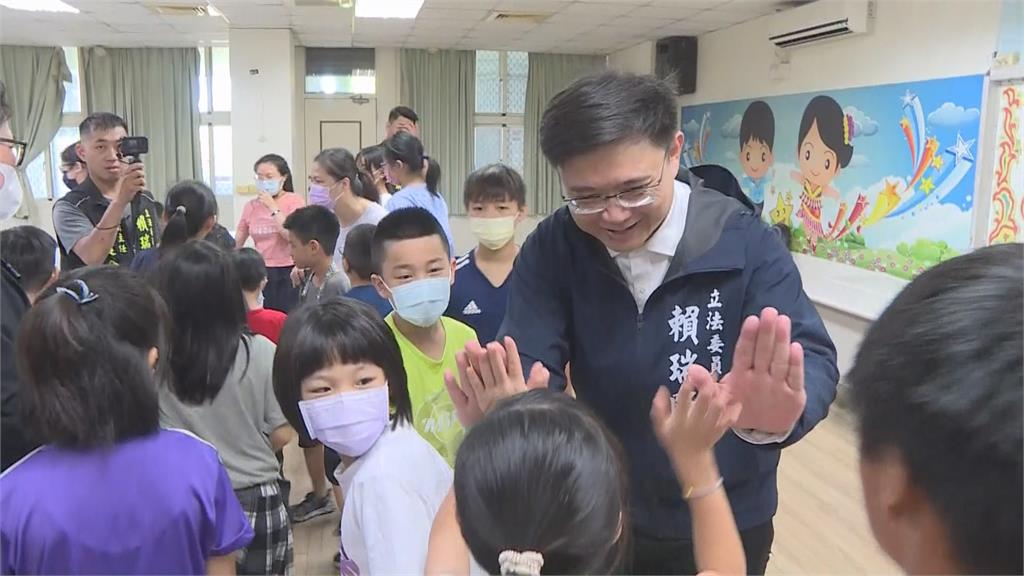 高雄市長選戰鴨子划水　賴瑞隆、林岱樺勤走基層