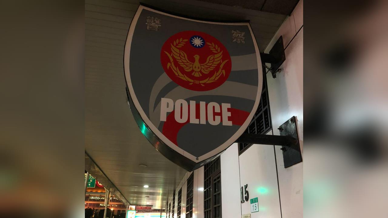 快新聞／初四收假北返！百貨公司湧人潮　「機動派出所」進駐防詐騙