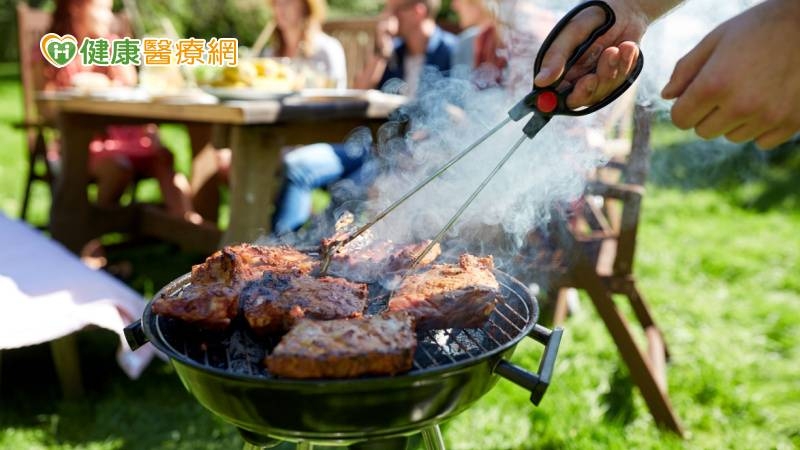 中秋就是要烤肉！　營養師教「5密技」防熱量爆表、吃致癌物