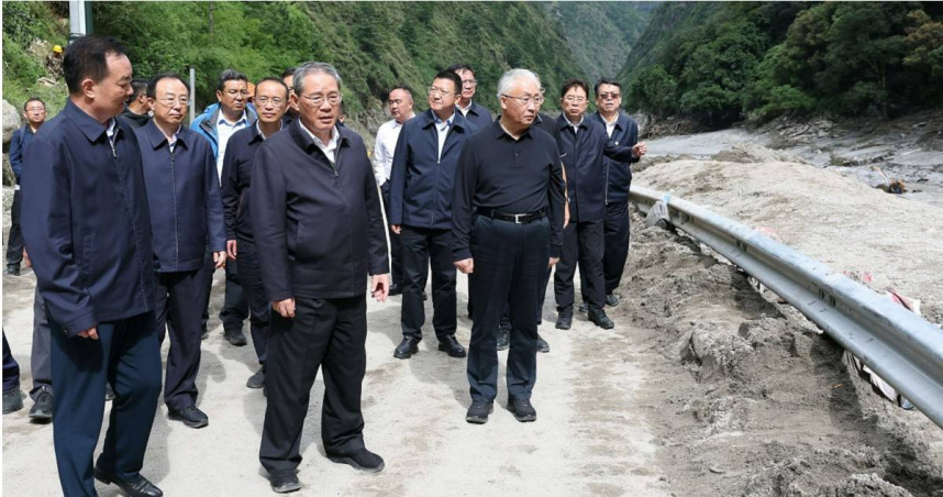 李強赴西藏吉隆勘災！道路遭泥石流沖毀　無人機吊人搜救隊翻山20公里