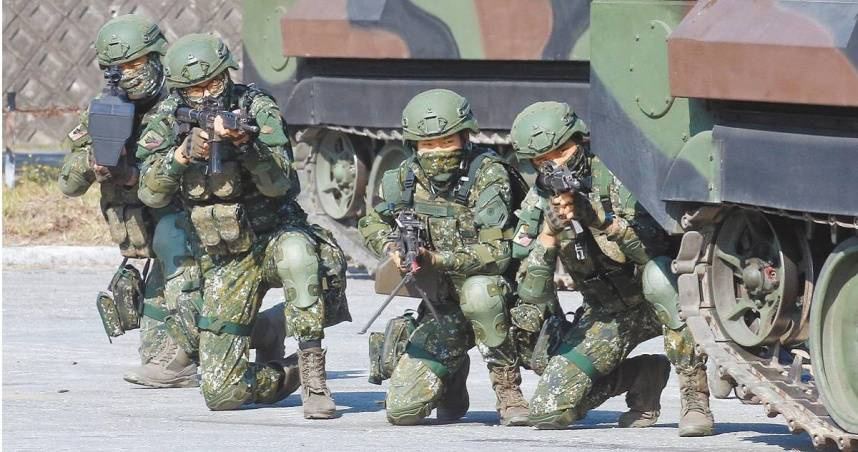 曾當兵役體檢醫師！泌尿醫揭超驚人閃兵方式：一顆睪丸能免疫？