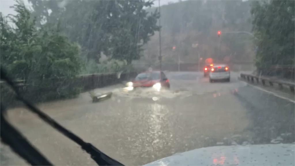 西班牙豪雨、冰雹齊襲　1小時降雨100毫米、小鎮急發紅色警報