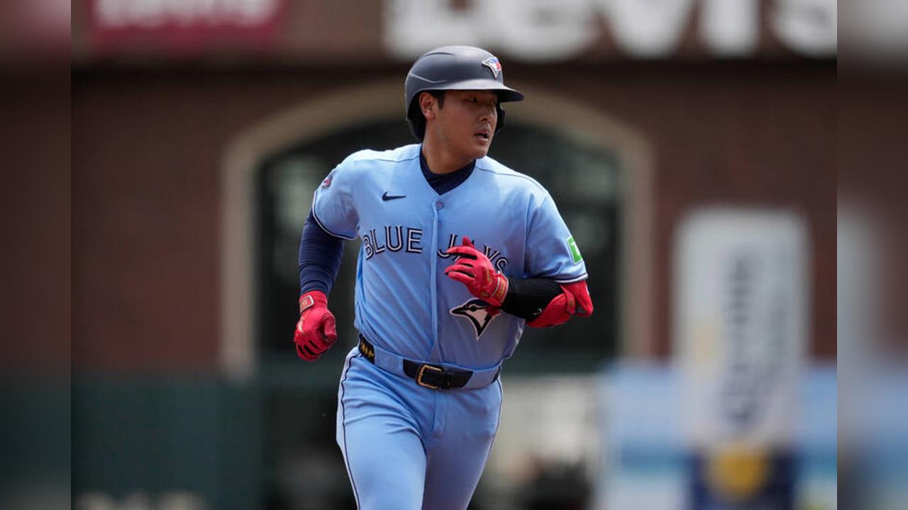 MLB(影)/19億沒有白拿!岡本和真生涯首支滿貫砲出爐!差1轟追上大谷紀錄