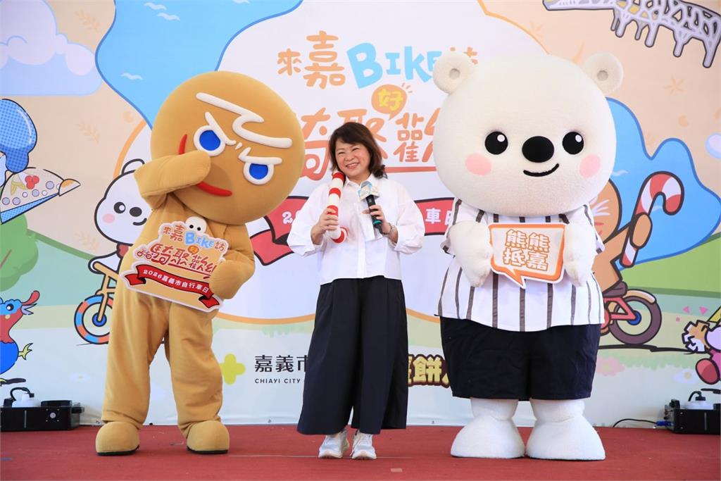 嘉義市「熊出沒」！10隻大白熊化身城市觀光大使