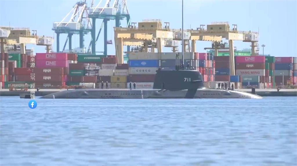 潛艦國造里程碑！　海鯤號高雄港內　首度自主浮航測試
