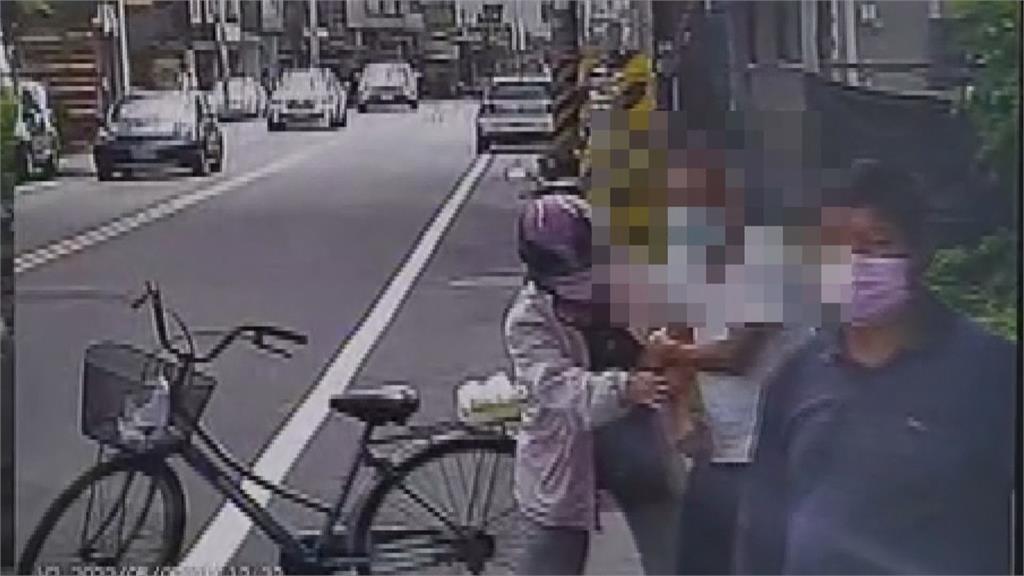 擦撞單車阿伯　機車阿嬤吼：你怎麼騎車的？