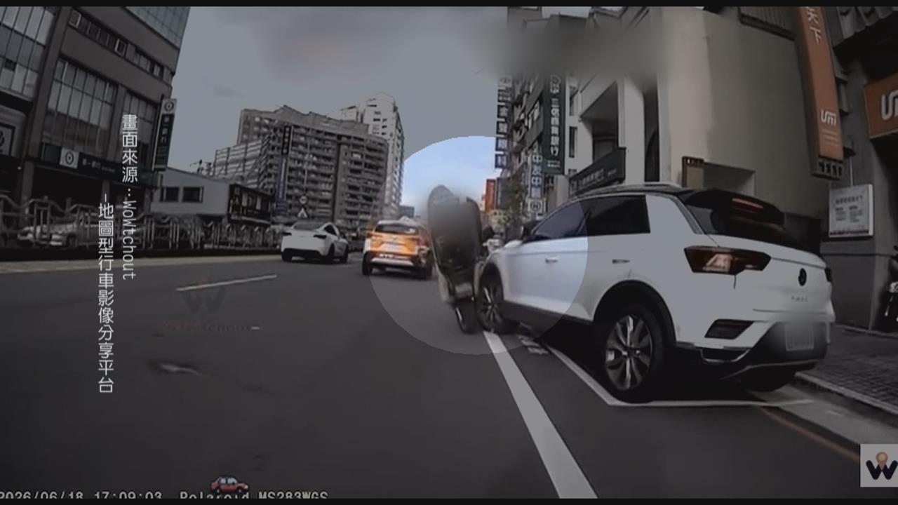 同駕駛1小時內兩起車禍！　網友笑翻：以後請搭車出門