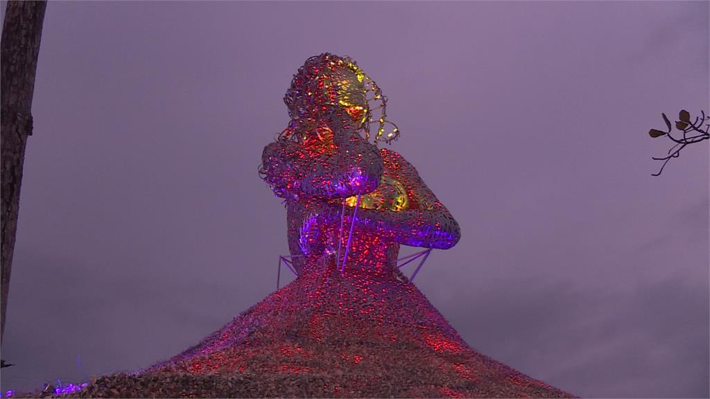 台灣燈會震撼視覺！屏東30萬顆蚵殼造「海之女神」