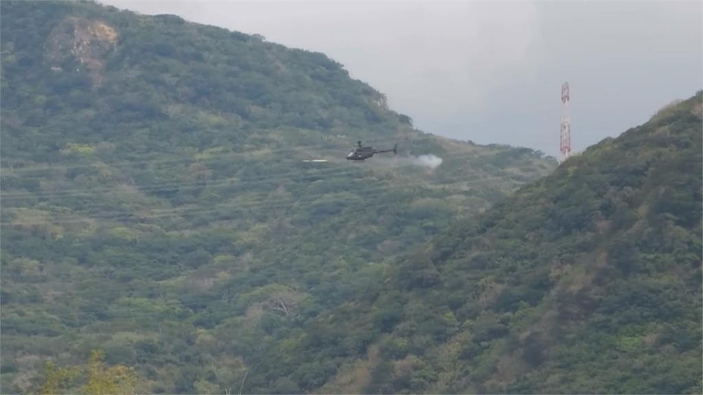 屏東三軍聯訓基地陸空操演　阿帕契直升機實彈射擊展現精實戰力