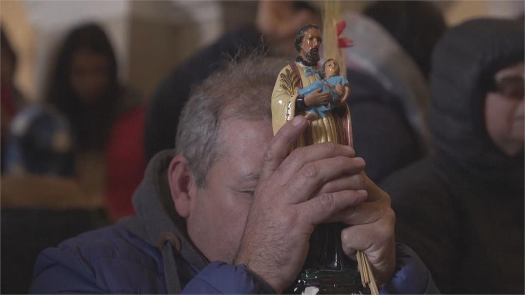 通膨、失業率飆升　阿根廷信徒求神幫忙找工作