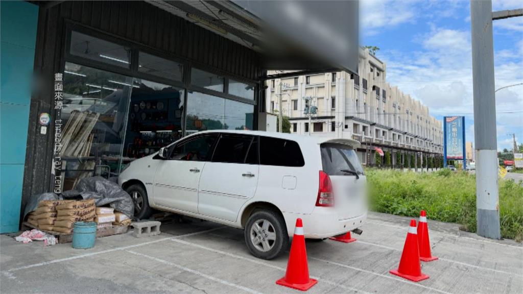 彰化休旅車衝破五金行大門　移工駕駛肇事後落跑