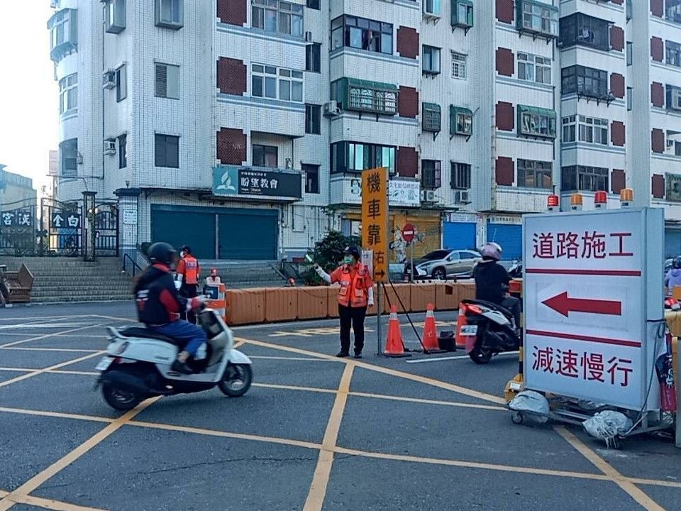 用路人注意！配合桃園鐵路地下化施工　平鎮環南路地下道5/21起車道調整