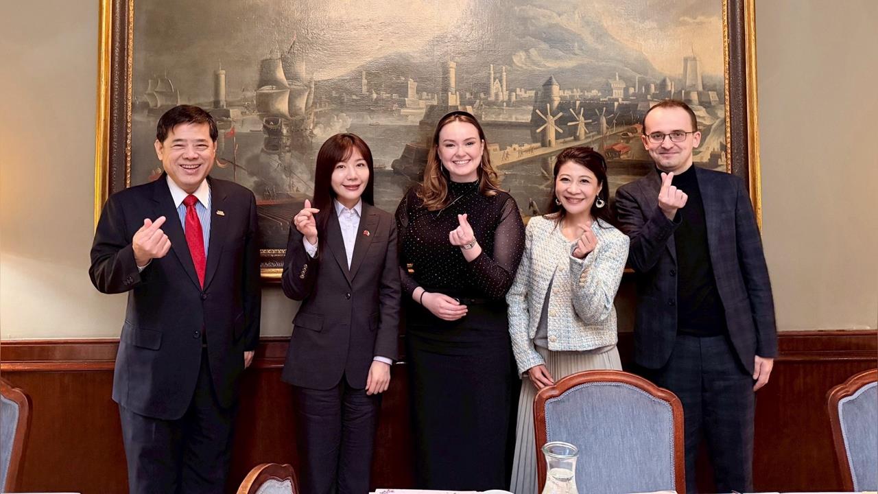 快新聞／國會外交！綠委林楚茵、吳沛憶出訪捷克　談經貿、抗中議題