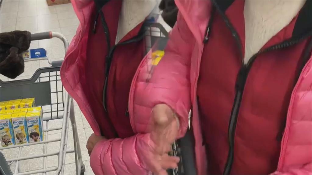 男子飲料放推車遭搶！超盧阿嬤稱「孫子愛喝」　還反嗆：你別那麼貪