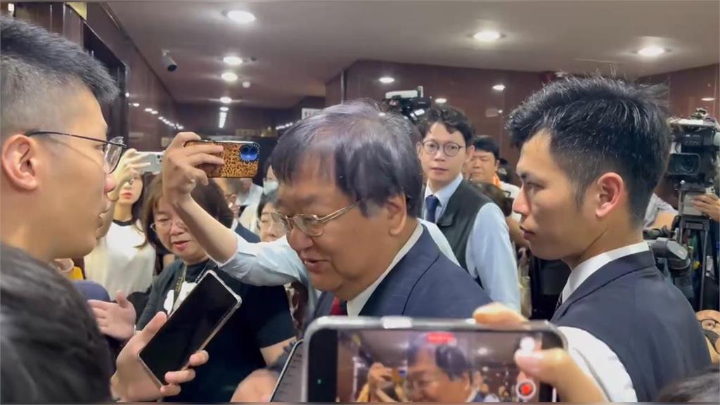 快新聞/石崇良將接任衛福部長!被問是否感到委屈 邱泰源回應了