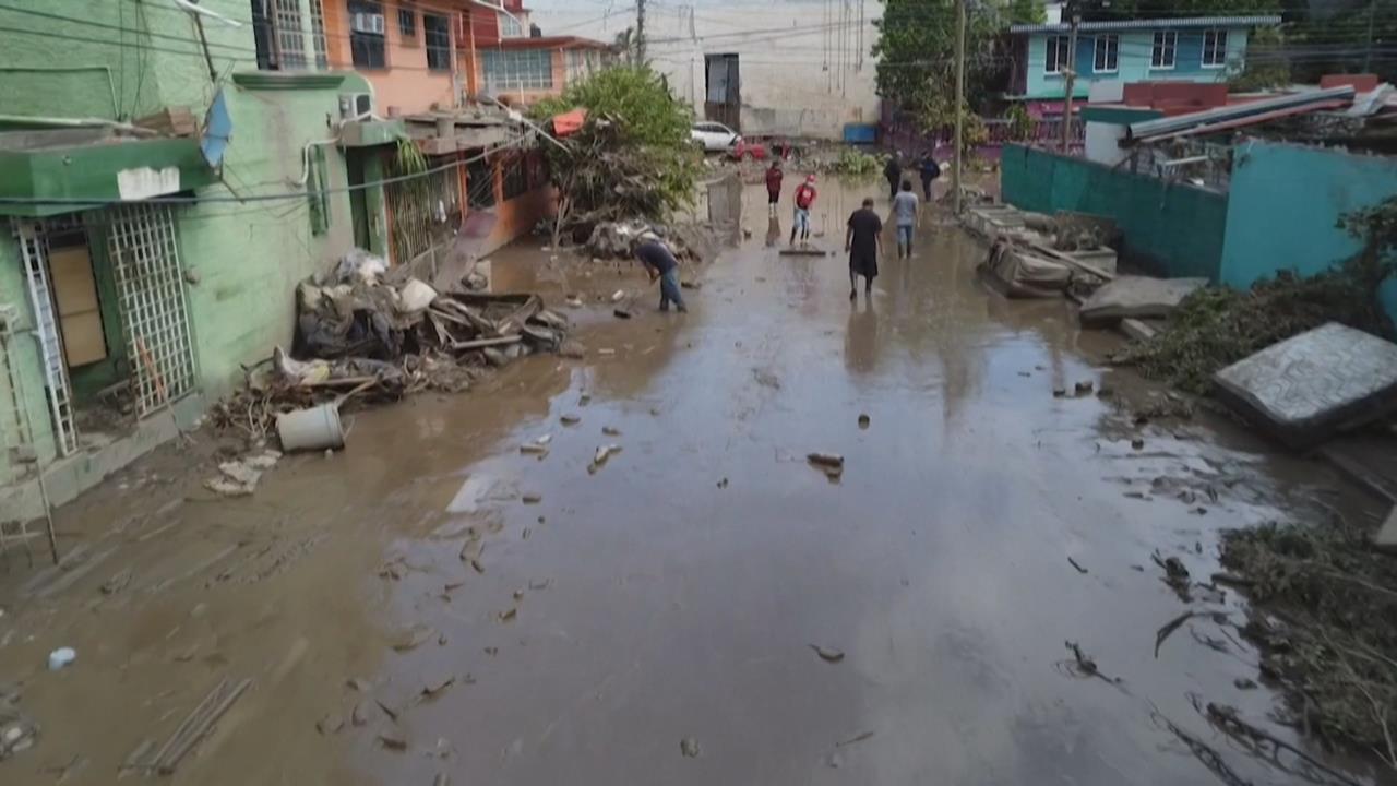 墨西哥雨彈狂炸! 洪患釀64死65失蹤 土石掩埋家園 罹難人數恐再攀升