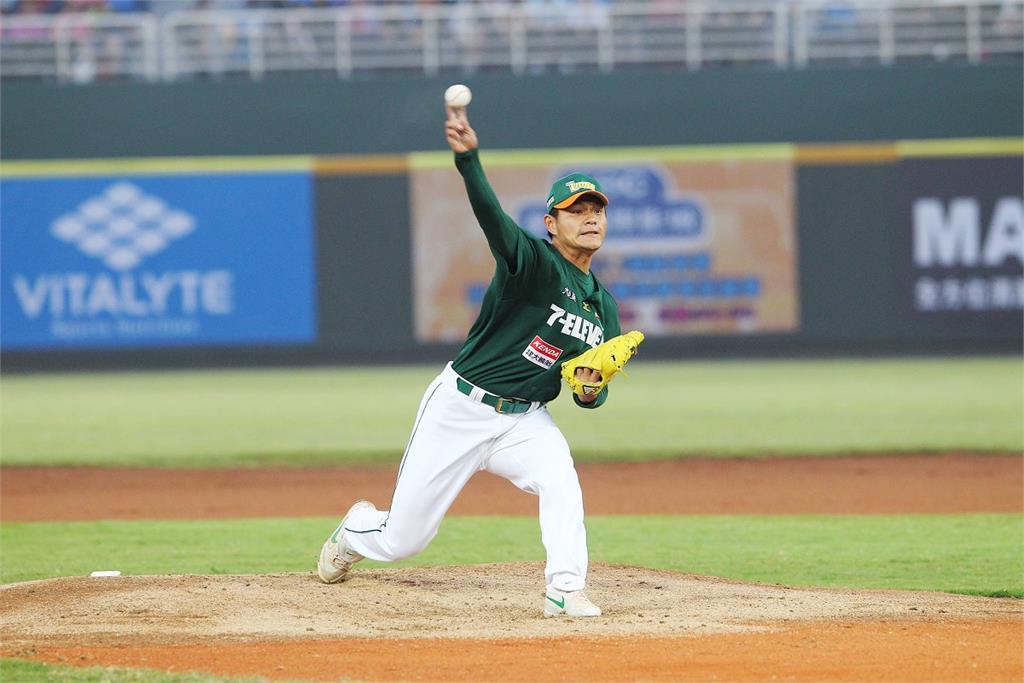 快新聞／41歲潘威倫今年球員最後1年　力拼生涯150勝續堆高「嘟嘟障礙」