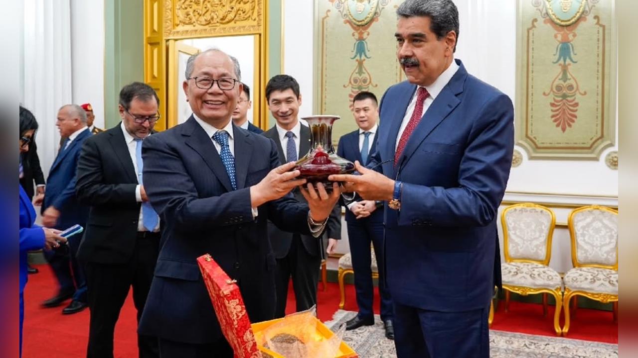 美國突襲委內瑞拉！馬杜洛被抓前「剛見完中特使」喊：2國如兄弟情誼