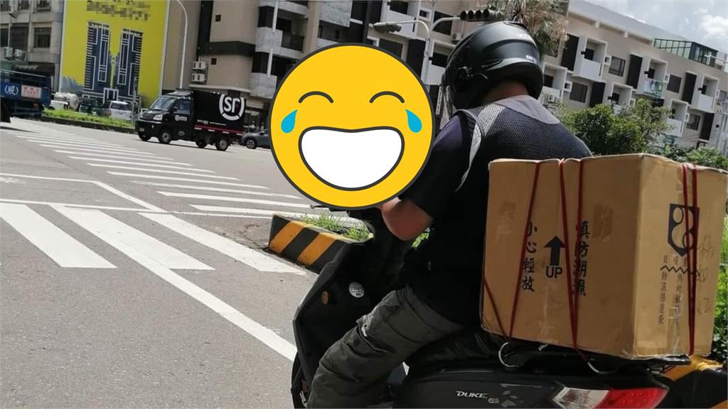 騎士改裝「比臉還大」後照鏡!照片曝光網笑翻:從我家路口拔的嗎?