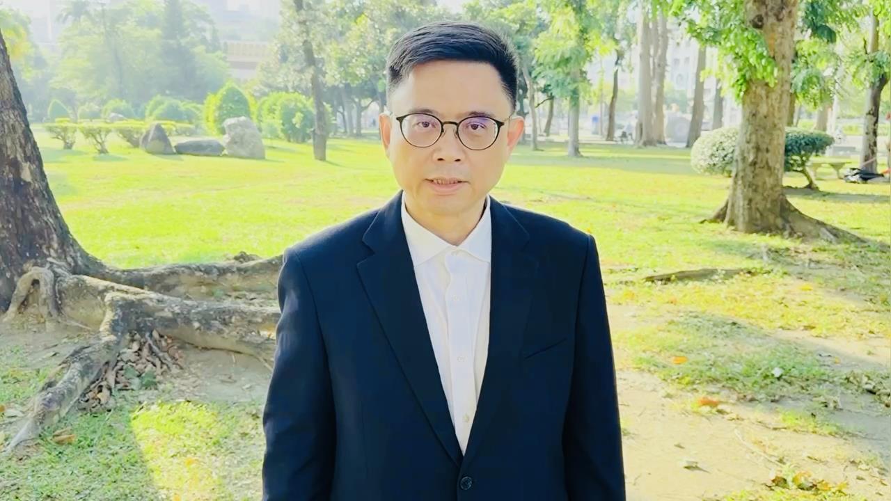 快新聞/臭不可聞!高雄「月世界」驚傳非法垃圾山堆置 綠委震怒回應了