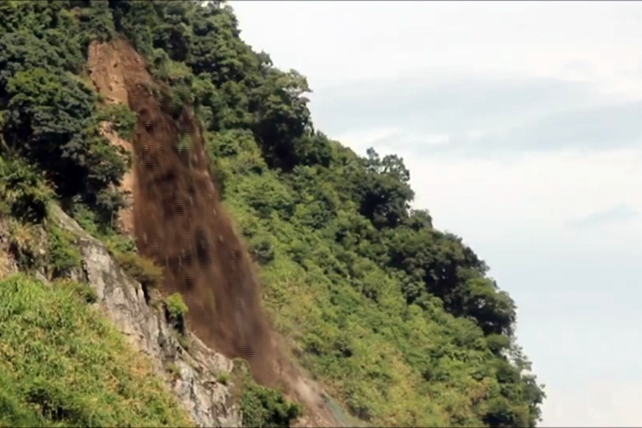 尼莎過境山區雨多 南投台21線邊坡崩塌