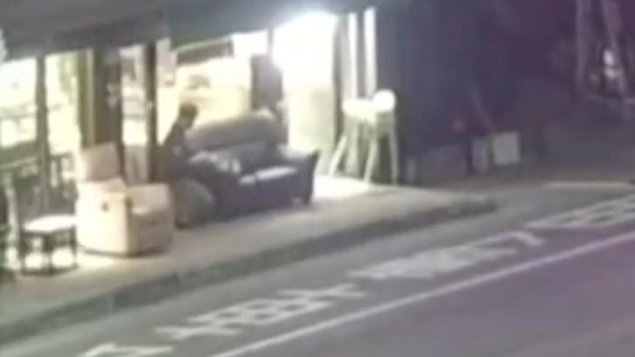 八里知名美式餐廳老闆順手牽羊！　偷拿顧客信用卡、6千現金