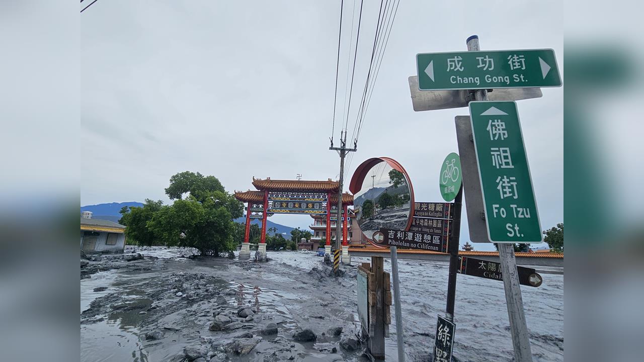 快新聞／堰塞湖溢流！「不是天災是人禍」　議長怒斥：堤防做一半等於沒做