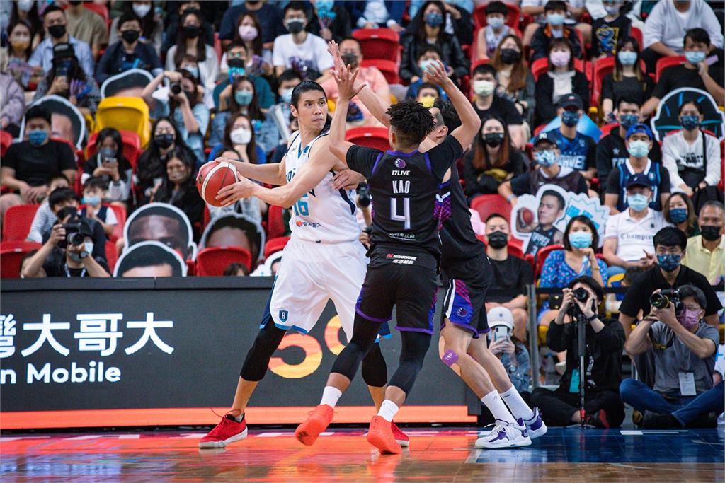 P.LEAGUE+／決戰總冠軍！攻城獅、勇士賽前練球互相嗆聲