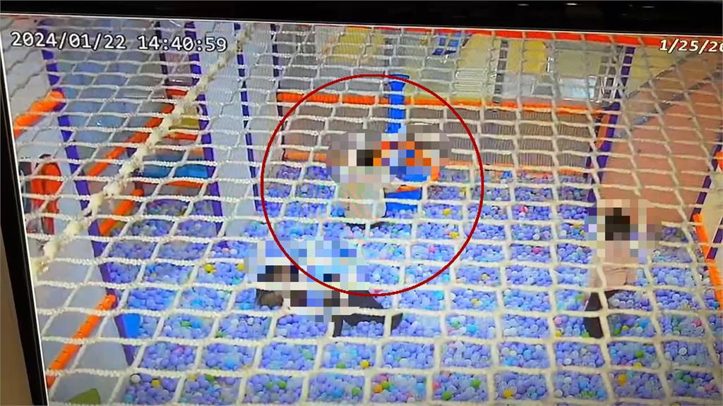 球池藏剪刀家長不慎被刺傷 遊樂場店長遭起訴