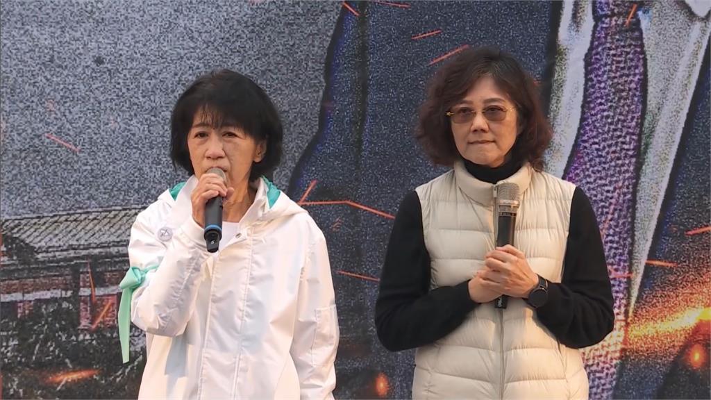 陳佩琪1/11「釘孤枝」台上痛哭 控檢廉帶走懷念父親用的存摺