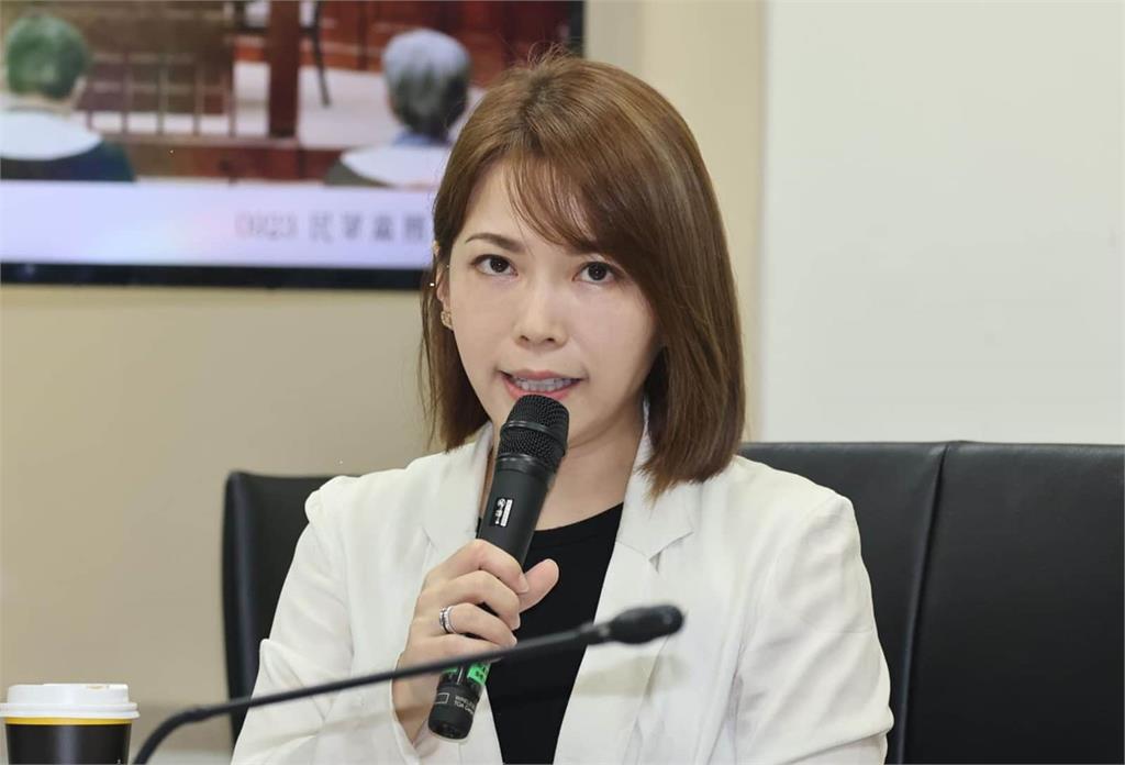 陳智菡暗酸創黨元老　她看不下去怒轟：柯文哲最痛苦時妳人在哪？