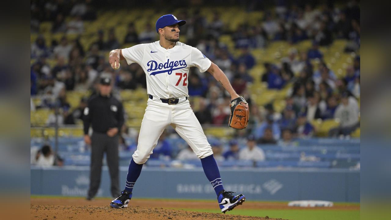 MLB/道奇18局史詩大戰快沒投手用? 教頭坦言:可能會讓36歲野手羅哈斯登板