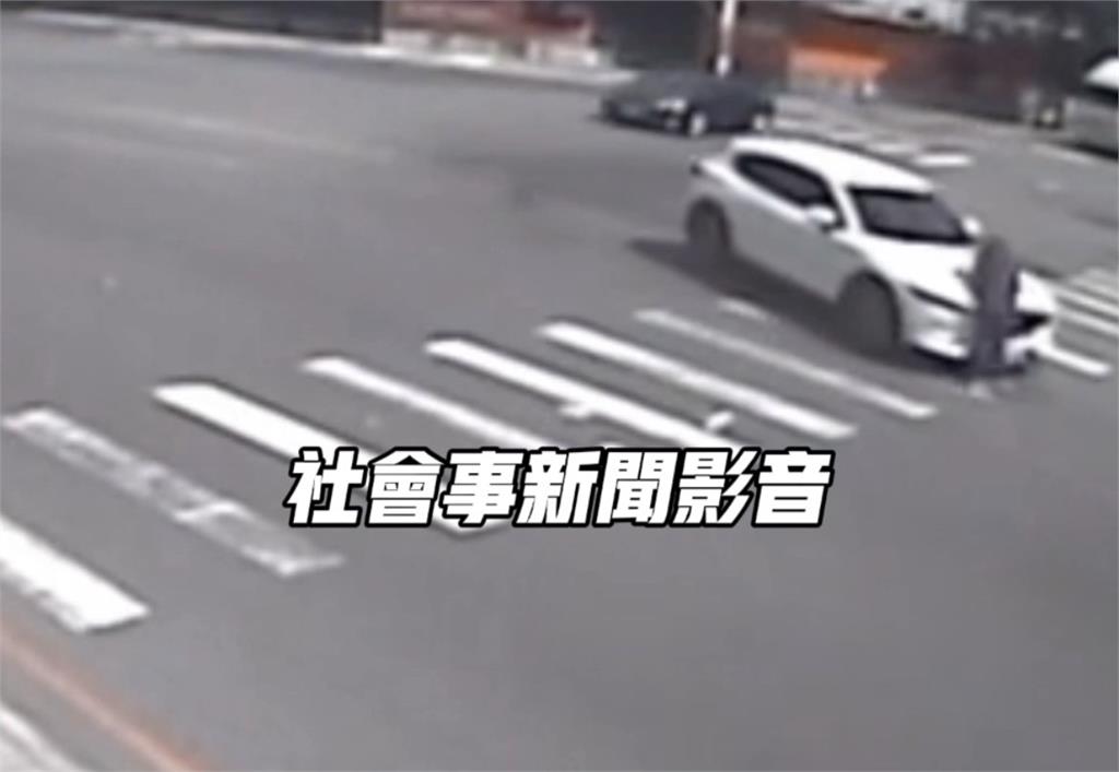 行人地獄再現！自小客未減速禮讓直撞路人