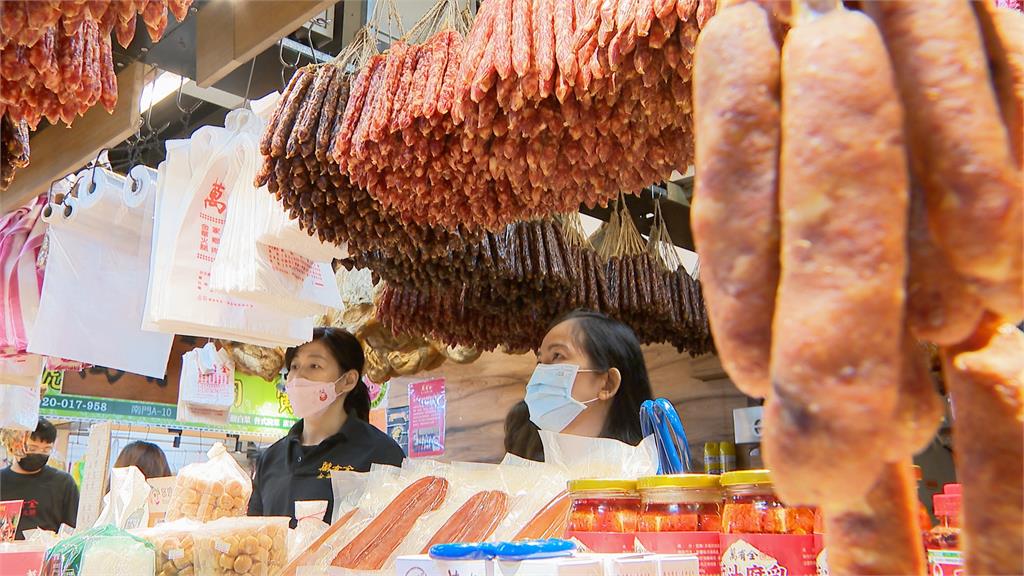 疫情解封、台商回流　過年送禮夯！台北70年臘肉老店生意搶搶滾