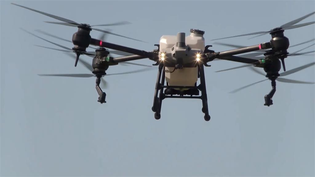 無人機自動照顧大片作物 噴藥「比直升機更精準」