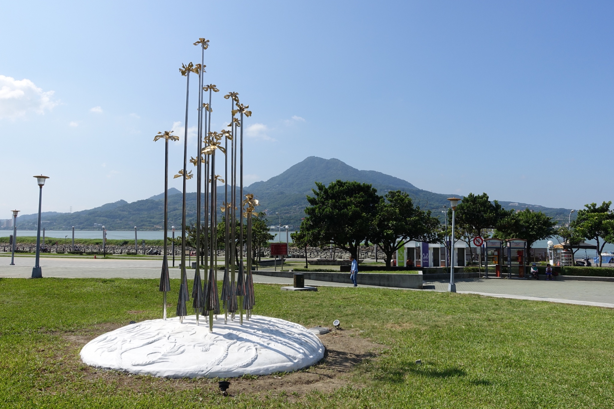 淡水繁花勝景 漫步河岸花與未來感受歷史風華
