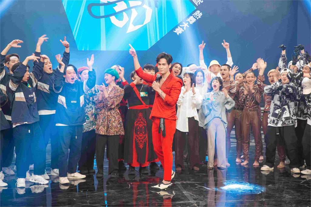 《110年全國大專校院熱舞大賽》主持人Gino「感動泛淚」！這一刻等了19年