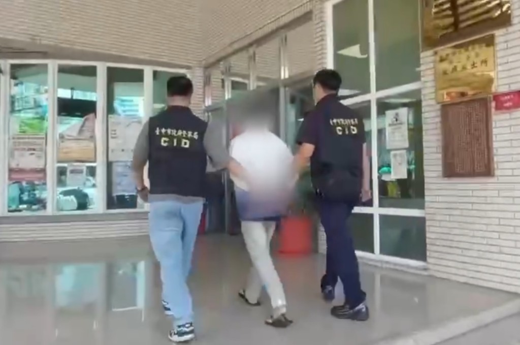 劃傷前女友脖子　23歲男騎機車北逃10小時落網