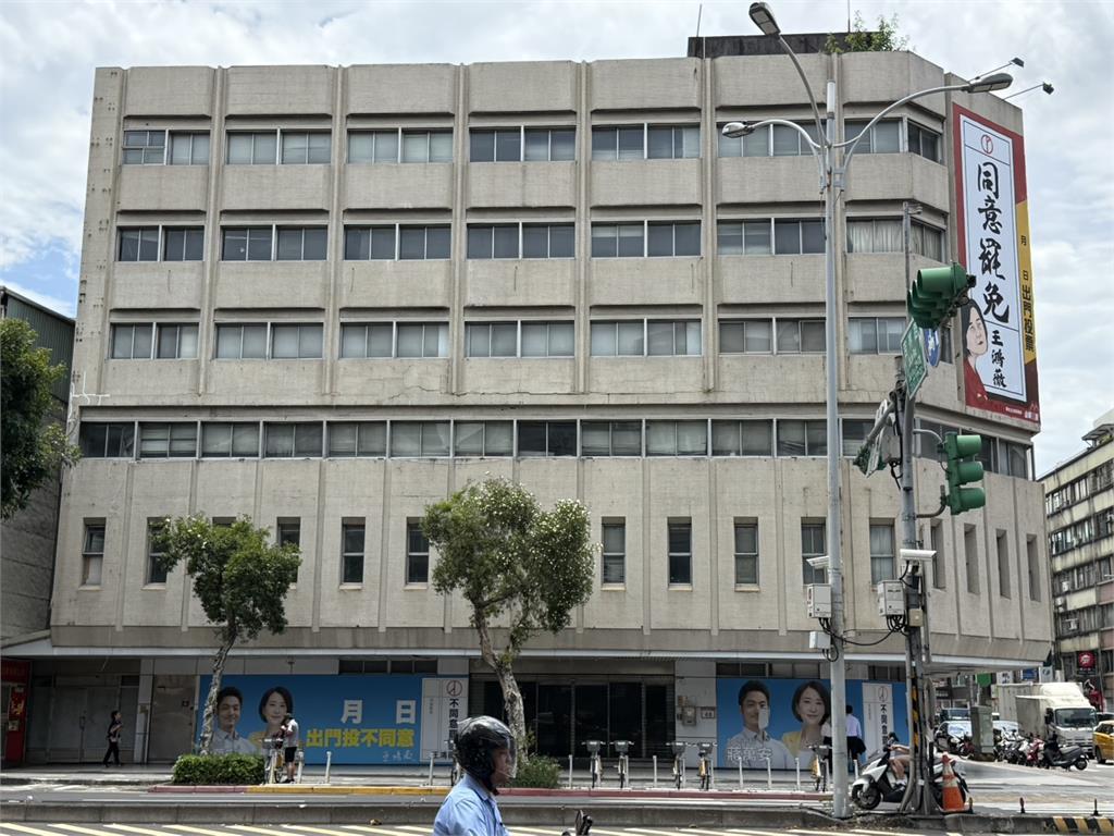 快新聞／王鴻薇稱涉嫌破壞反罷看板　罷團：只發文造謠卻不提告？