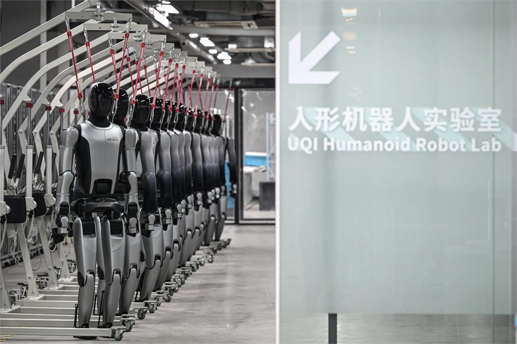 中國製的人形機器人都是誰在買?左手換右手 投資人明年恐撤