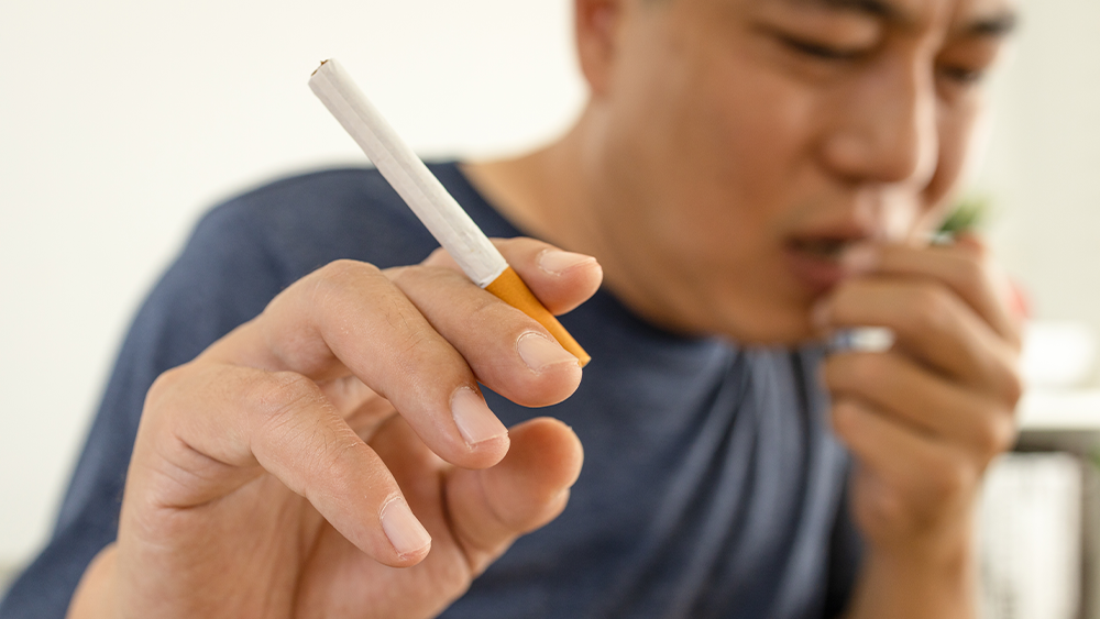 沈玉琳自曝白血病病情！ 長年抽菸「餵養癌細胞」害血癌，醫嘆：影響恐遍及全身
