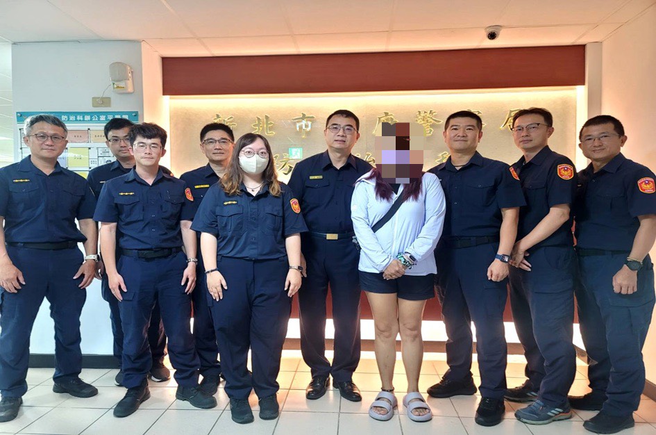 快新聞／尋人高手破沉案！無名男屍荒野18年　新北警助家屬圓夢認親