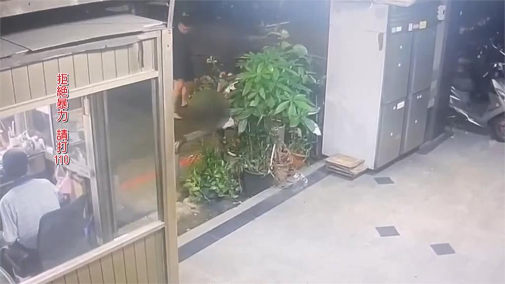 爭搭計程車竟變喋血衝突！　1男掏出彈簧刀刺人