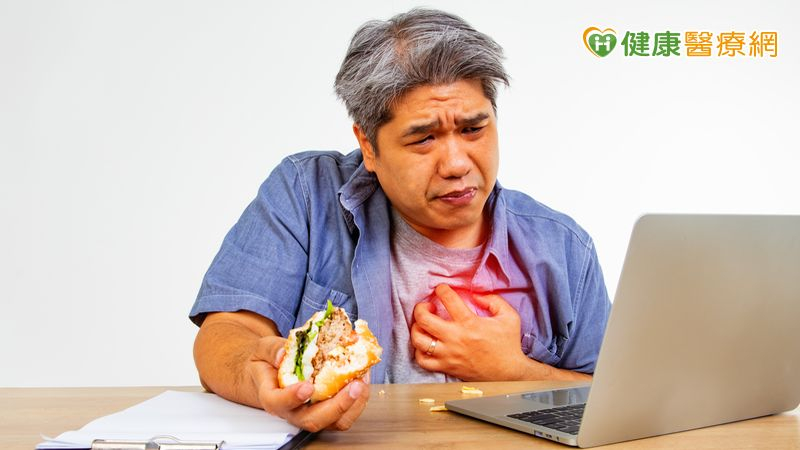 吃降血脂藥會傷肝、傷腎？　醫師解析常見用藥副作用！
