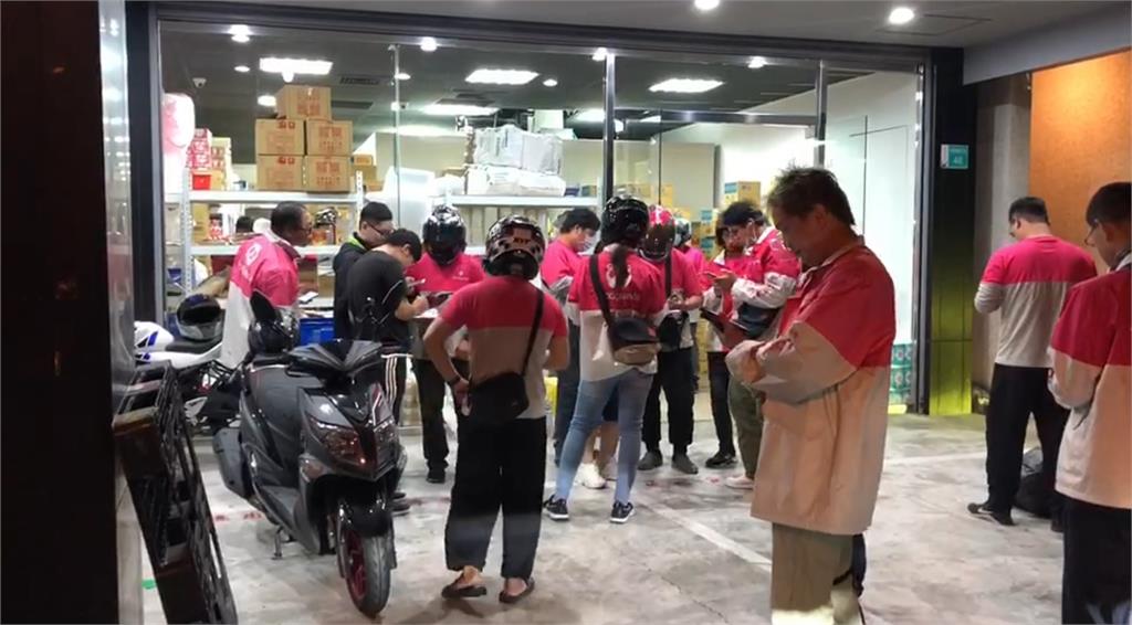 快新聞／熊貓超市商品錯標1折湧客群 台南外送員被「訂單綁架」