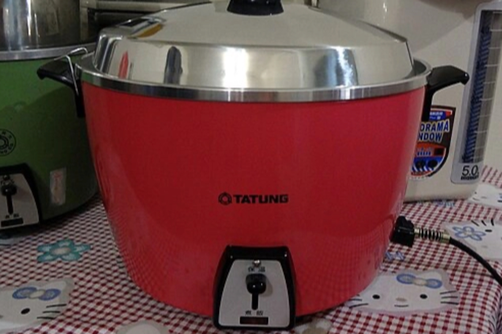 清潔隊員撿「殘值32元」電鍋轉贈老婦　因貪污罪遭判3月、緩刑2年